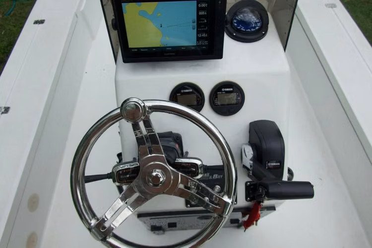 Se vende Bote de Pesca Lake & Bay Modelo Boca Grande 20