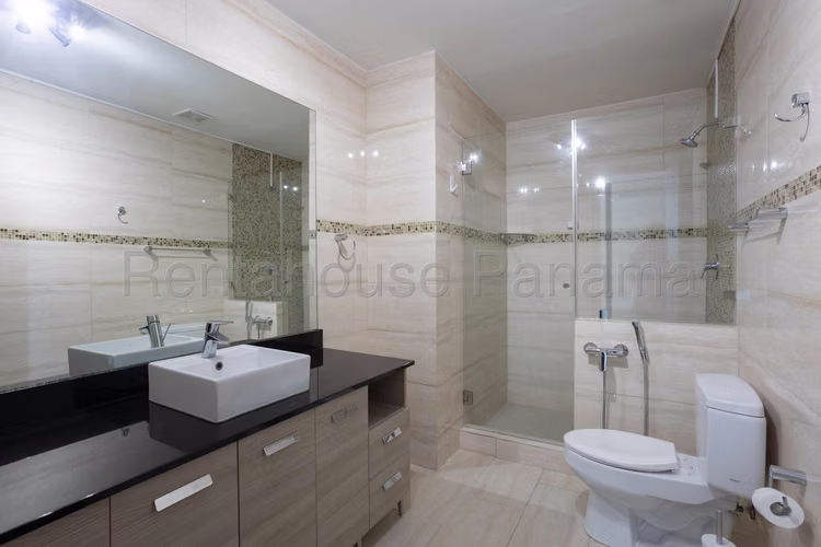 Se Vende Apartamento en Punta Pacifica LA26-9095