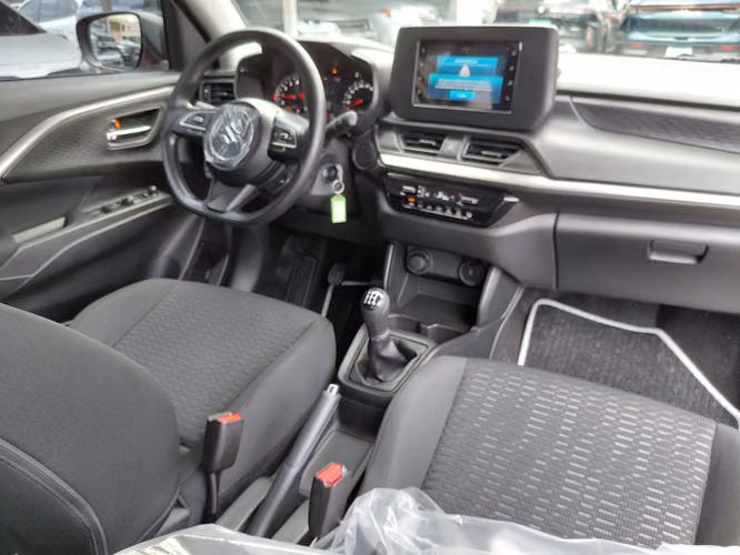 2025 Suzuki Swift - manual - 100% nuevo con 90km - Imagen 11