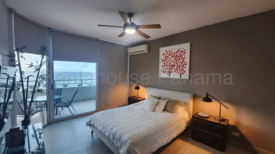 Se Vende Apartamento en Avenida Balboa LA26-8689