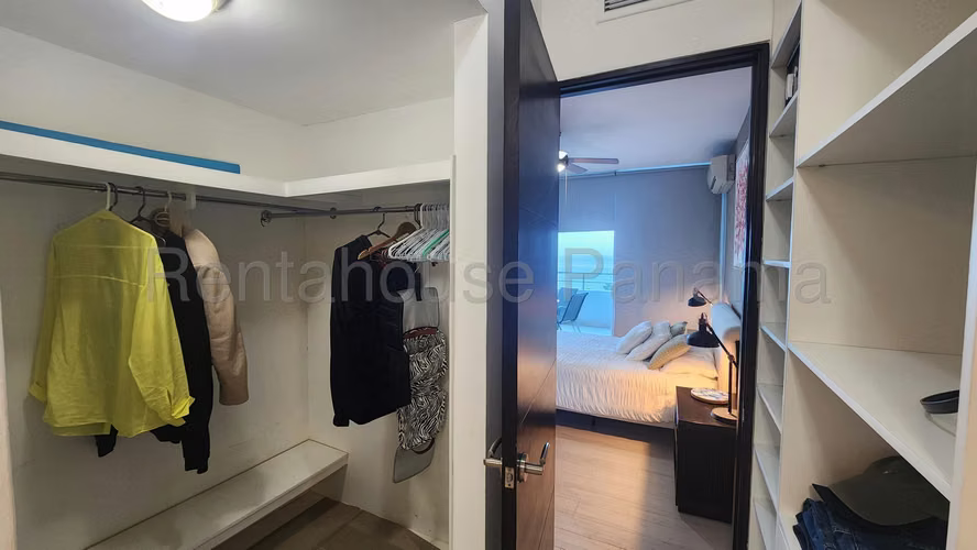 Se Vende Apartamento en Avenida Balboa LA26-8689