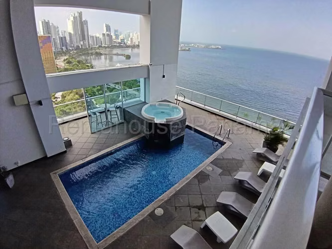 Se Vende Apartamento en Avenida Balboa LA26-9098