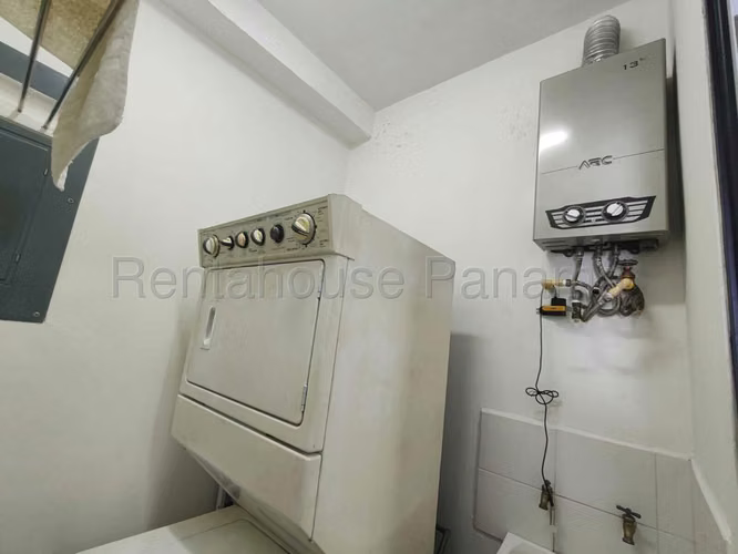 Se Vende Apartamento en Avenida Balboa LA26-9098