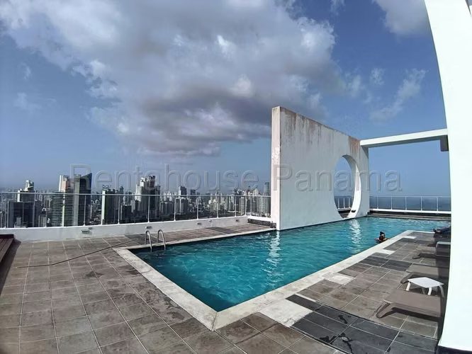 Se Vende Apartamento en Avenida Balboa LA26-9098