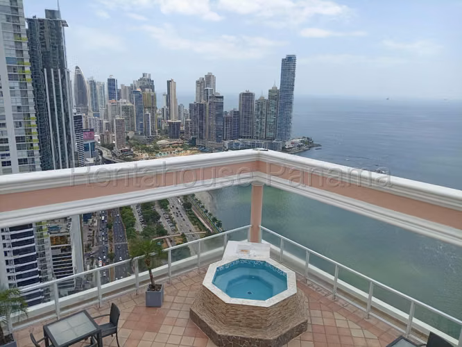 Se Vende Apartamento en Avenida Balboa LA26-9090