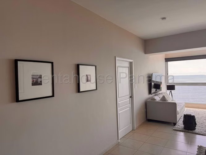 Se Vende Apartamento en Avenida Balboa LA26-9090