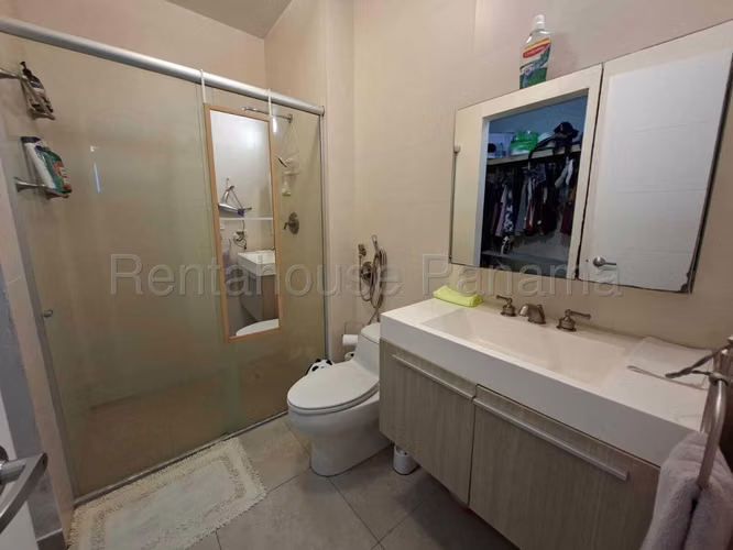 Se Vende Apartamento en Avenida Balboa LA5-10086