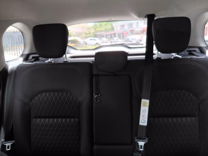 2025 Suzuki Grand Vitara - Inmaculado - Garantía de agencia - Imagen 13