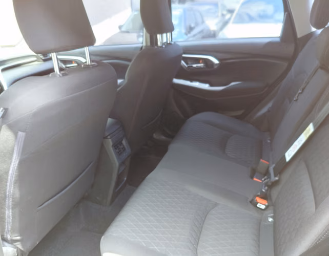 2025 Suzuki Grand Vitara - Inmaculado - Garantía de agencia - Imagen 12
