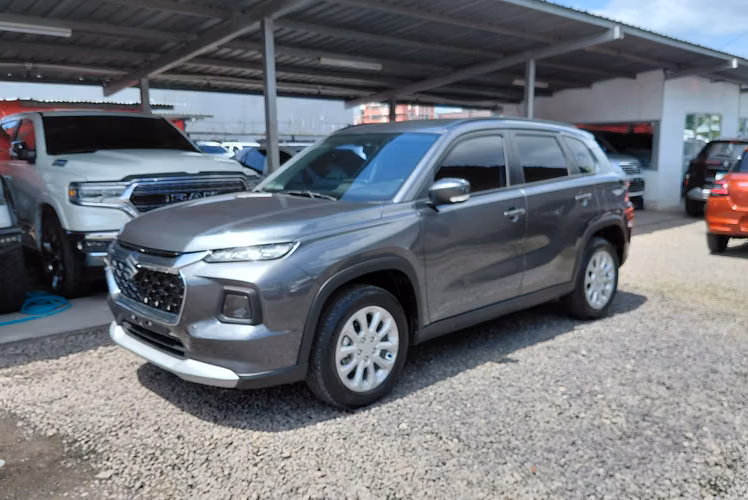 2025 Suzuki Grand Vitara - solo 5394 km - Garantía de agencia - Imagen 7