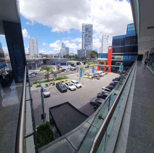 COMMERCIAL PLACE IN VIA BATON 1300M2 IDEAL FOR HIGH DENSITY BUSINESSES