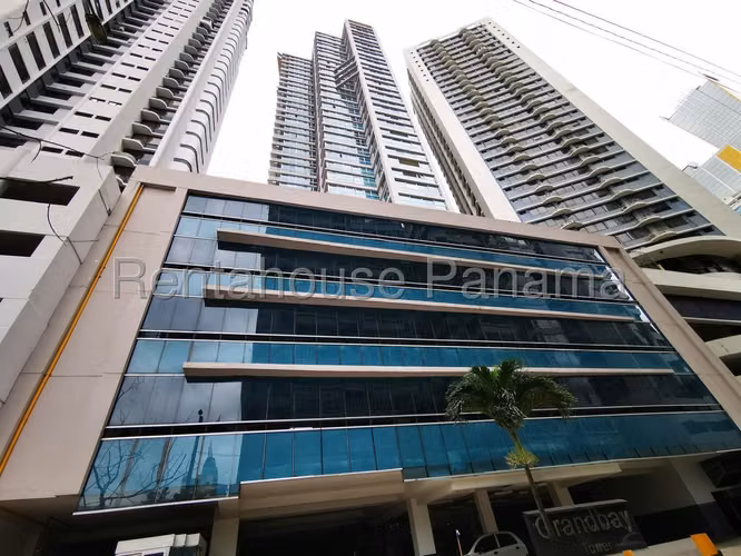 Apartamento en Venta en Avenida Balboa. PH GRANDBAY TOWER. 26LDC9105
