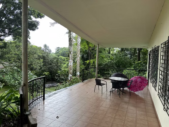 Casa en Alquiler / 4H + estudio independiente / Ubicación Estratégicamente Pty-Colón