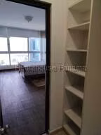 Alquiler de Apartamento con 96m2 en Avenida Balboa PH Grandbay Tower 26-9099SR