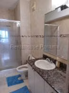 Alquiler de Apartamento con 96m2 en Avenida Balboa PH Grandbay Tower 26-9099SR
