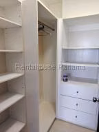 Venta de Apartamento con 96m2 en Avenida Balboa PH Grandbay Tower 26-9105SR