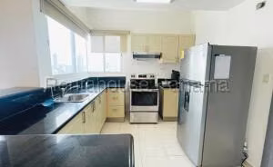 Venta de Apartamento con 113m2 en Avenida Balboa PH Vista Marina 26-9109SR