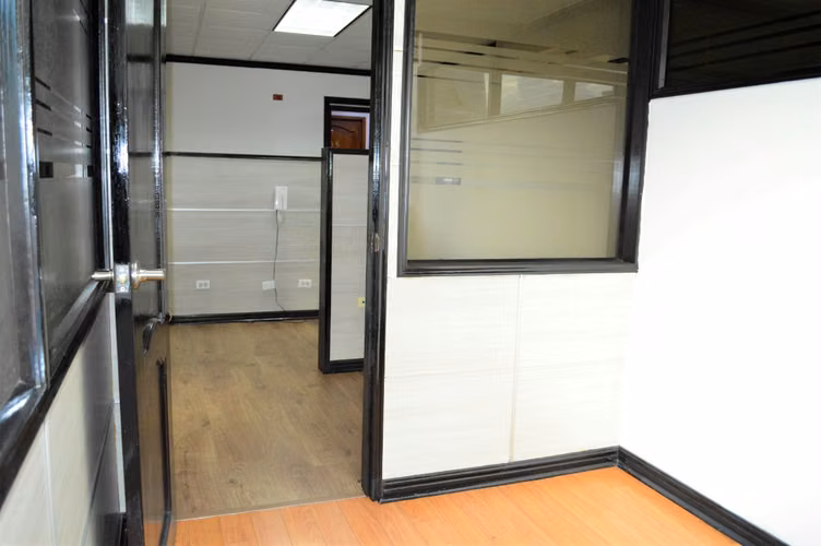 SE VENDE LOCAL EN EL DORADO, PLAZA CAMINO DE CRUCES