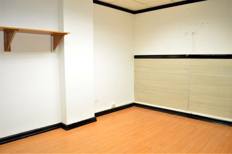 SE VENDE LOCAL EN EL DORADO, PLAZA CAMINO DE CRUCES