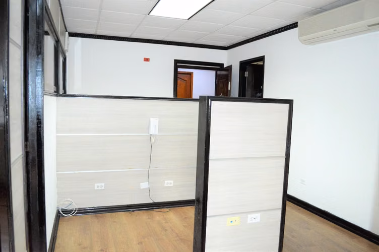 SE VENDE LOCAL EN EL DORADO, PLAZA CAMINO DE CRUCES