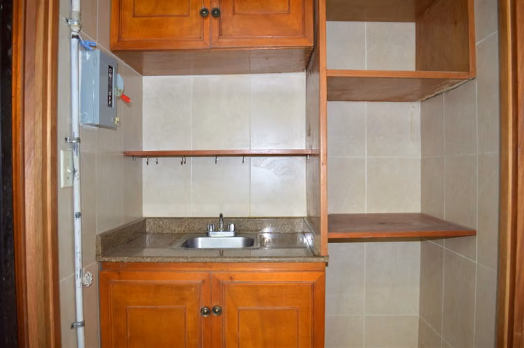 SE VENDE LOCAL EN EL DORADO, PLAZA CAMINO DE CRUCES