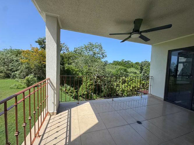 Alquiler de Apartamento Amoblado en Vista Mar con Balcón - Imagen 12