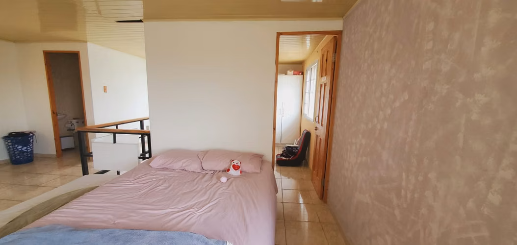 SE VENDE CASA CON VISTA EN LOS ALTOS DE CERRO AZUL - Imagen 13
