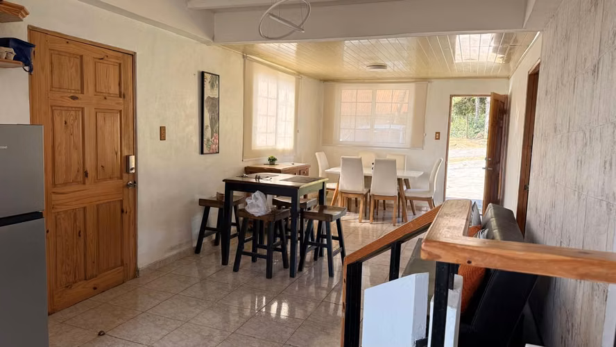 SE VENDE CASA CON VISTA EN LOS ALTOS DE CERRO AZUL - Imagen 6