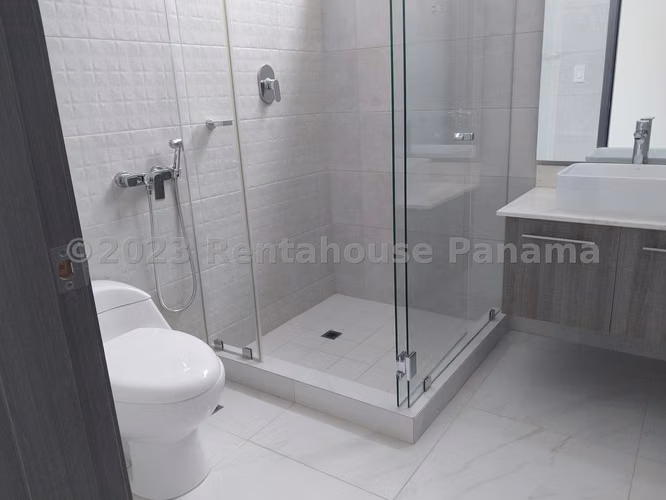 Se Vende Apartamento en Edison Park VLU26-9101