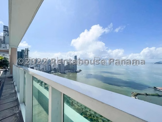 Se Vende Apartamento en Avenida Balboa VLU26-9109