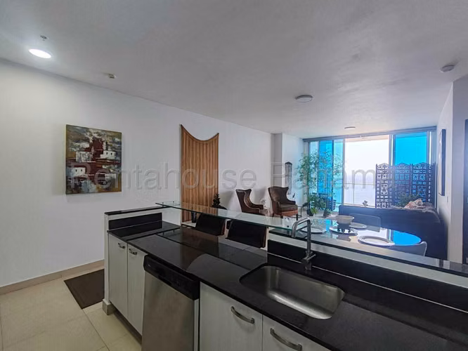 Se Vende Apartamento en Avenida Balboa VLU26-9098
