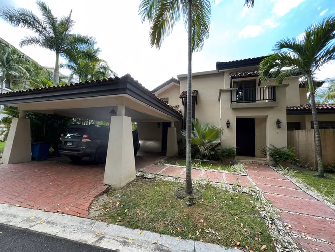 BUENAVENTURA Casa completamente decorada y amoblada amoblada en