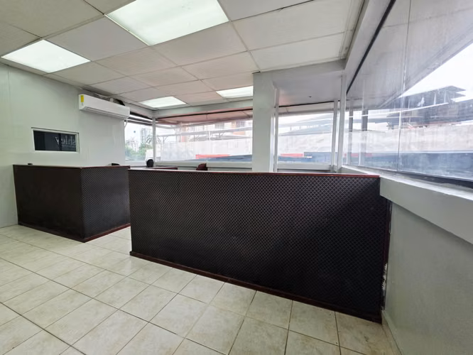 Prime Location! Spacious Office for Rent – Vista Hermosa / Fernandez de Cordoba 