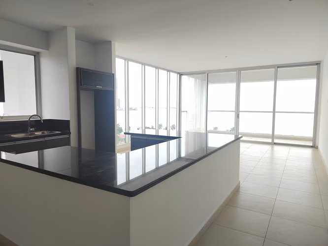 ¡EN VENTA! Apartamento PH Rivage Frente al Mar en Avenida Balboa