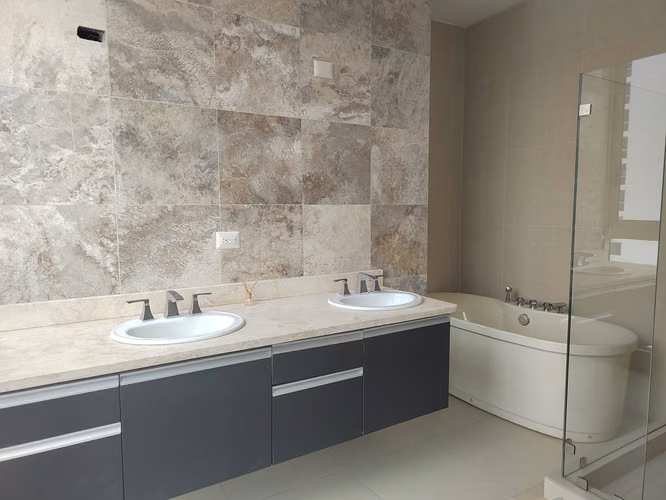 ¡EN VENTA! Apartamento PH Rivage Frente al Mar en Avenida Balboa