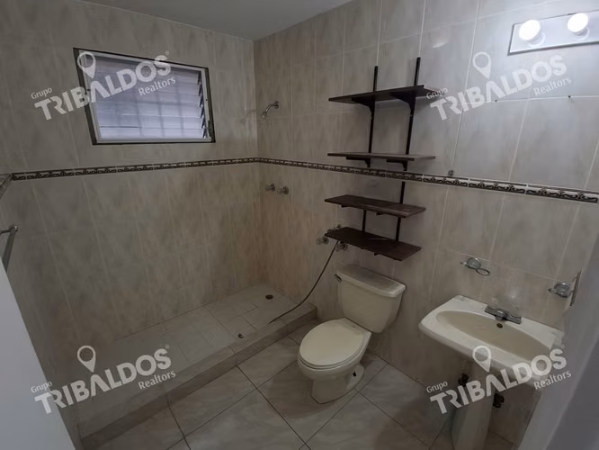 Venta de Casa unifamiliar en Altos de Panamá con piscina - Imagen 11