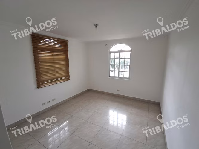 Venta de Casa unifamiliar en Altos de Panamá con piscina - Imagen 8