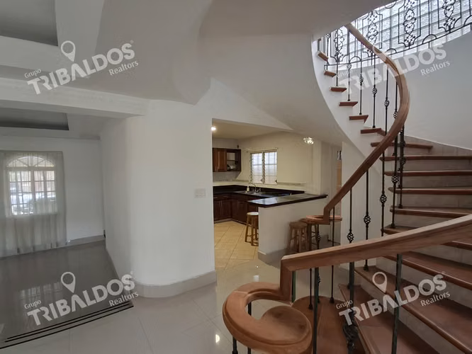 Venta de Casa unifamiliar en Altos de Panamá con piscina - Imagen 3