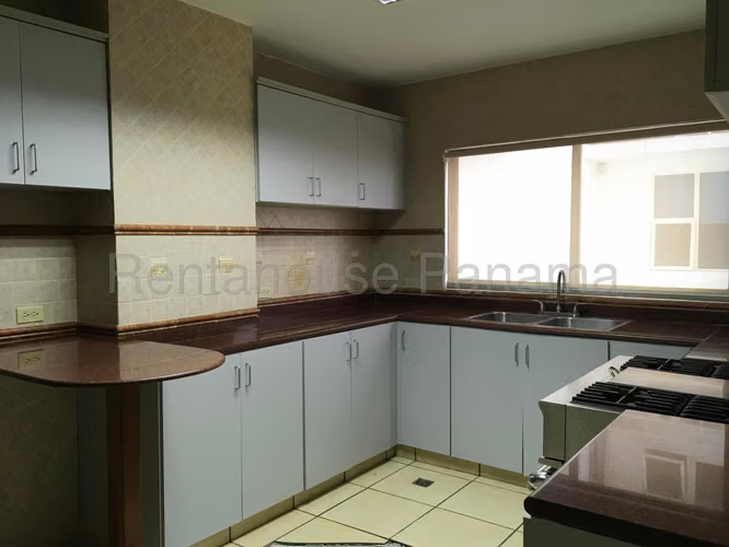 Alquiler de Apartamento en Coco del Mar Ph Long Beach CCO