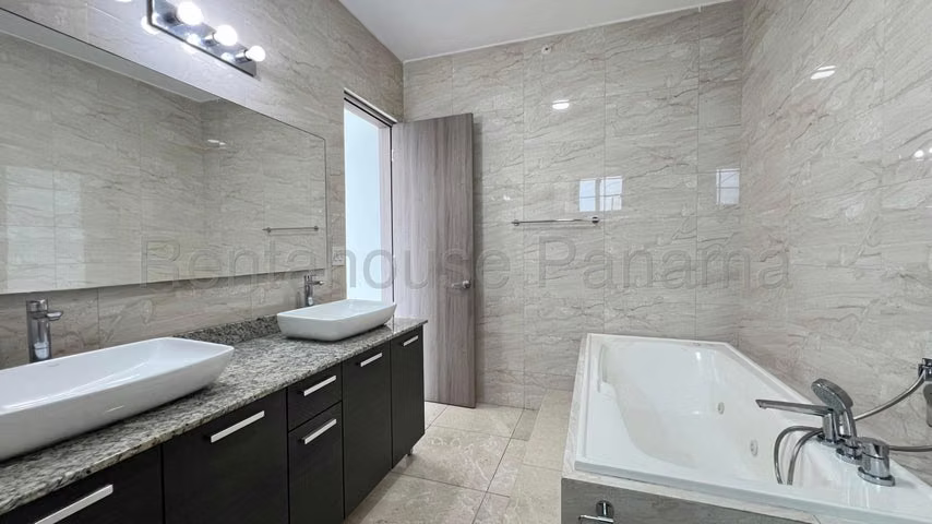 Apartamento en venta en PH Deluxe Residences 26LRL9111 - Imagen 11