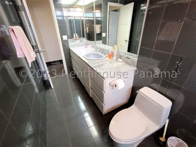 Venta de Apartamento en Obarrio Ph Fiesta Solo Cliente Directo LFC