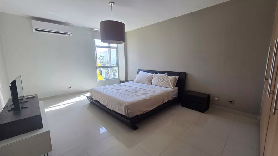 CASA EN COSTA SUR - 392M2 - 4 HABITACIONES - K.A