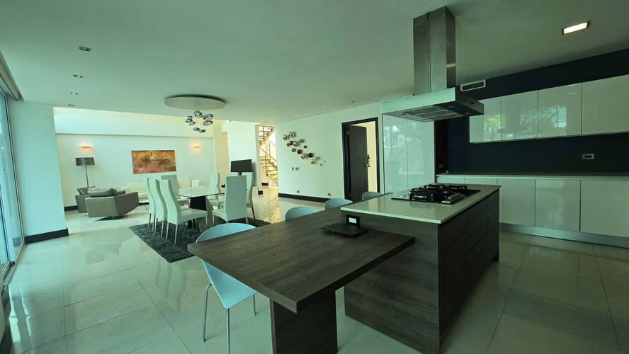 CASA EN COSTA SUR - 392M2 - 4 HABITACIONES - K.A
