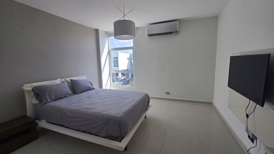 CASA EN COSTA SUR - 392M2 - 4 HABITACIONES - K.A