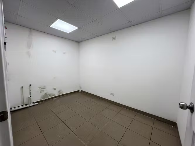 LOCAL EN VENTA – CONDADO MALL