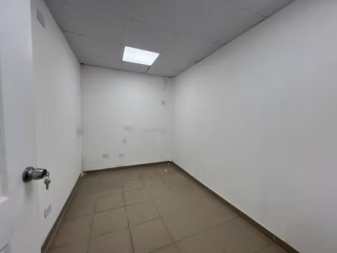 LOCAL EN VENTA – CONDADO MALL