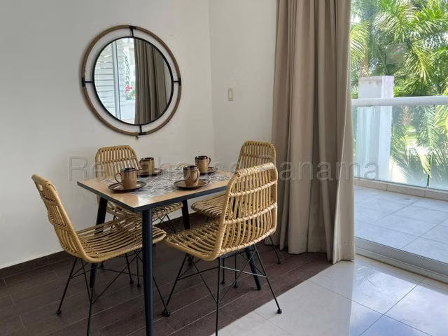 Apartamento amoblado en venta Town Center Coclé ELP26-4694