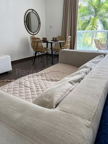 Apartamento amoblado en venta Town Center Coclé ELP26-4694
