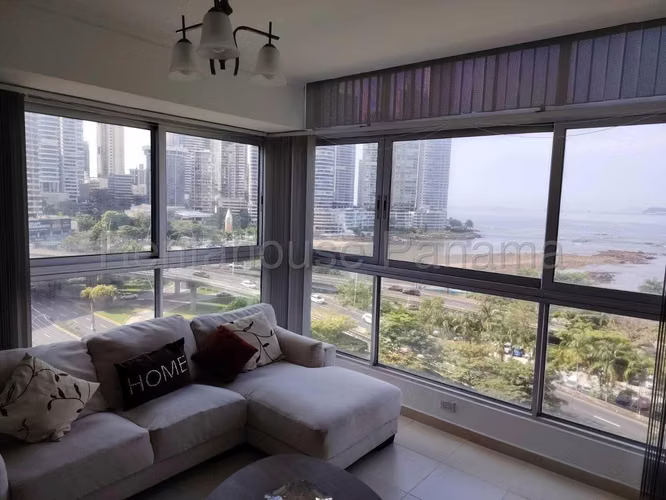 Venta de Apartamento en Avenida Balboa Ph Grandbay Tower Solo Cliente Directo MC