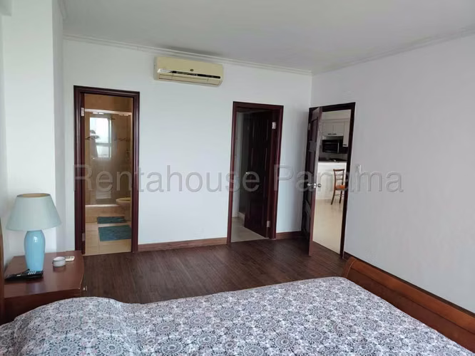 Venta de Apartamento en Avenida Balboa Ph Grandbay Tower Solo Cliente Directo MC